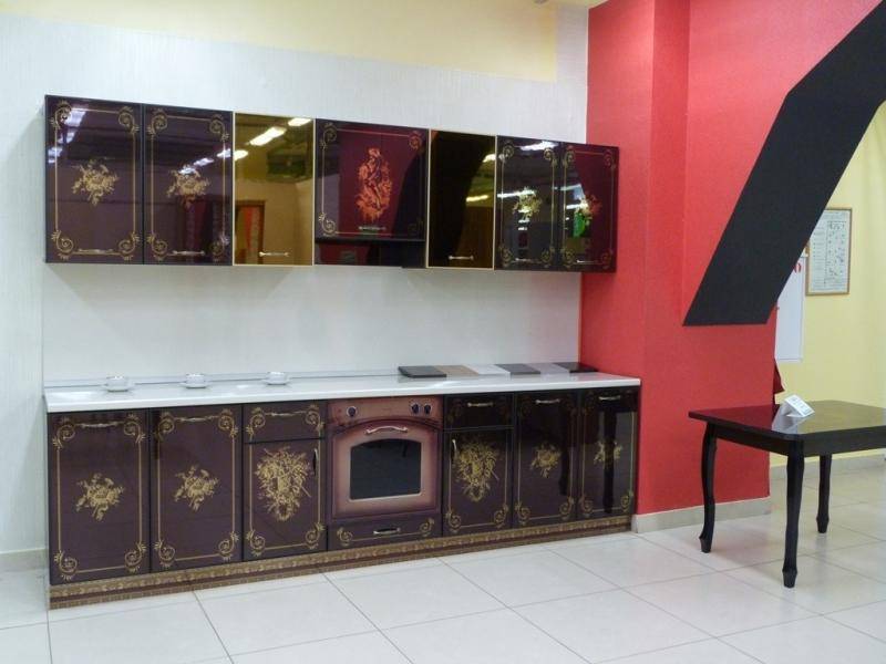 кухня прямая с рисунком из золота в Саранске