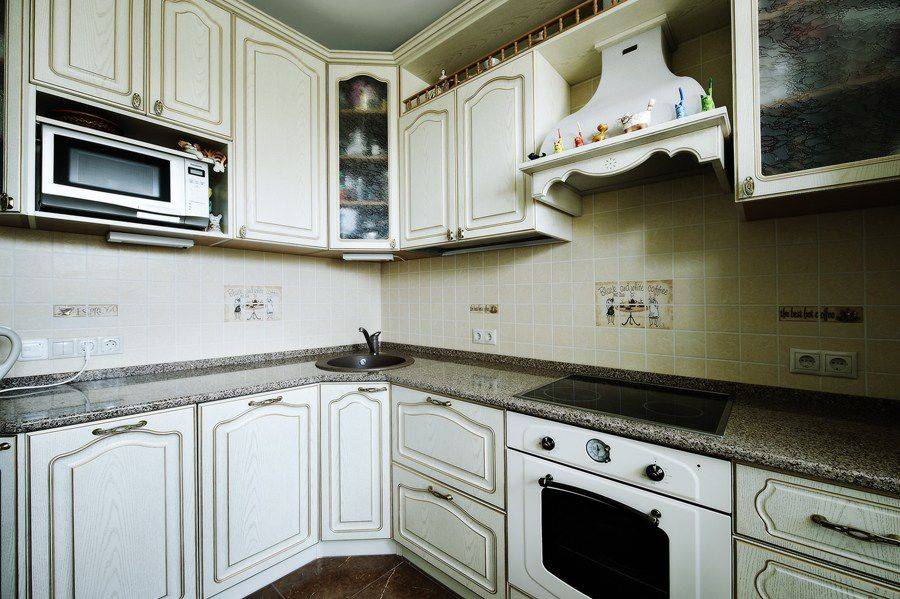 угловая кухня с патиной в Саранске