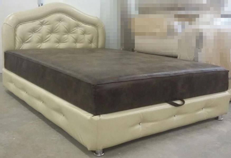 мягкая кровать с утяжками в Саранске