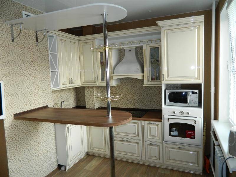 светлая угловая кухня в Саранске