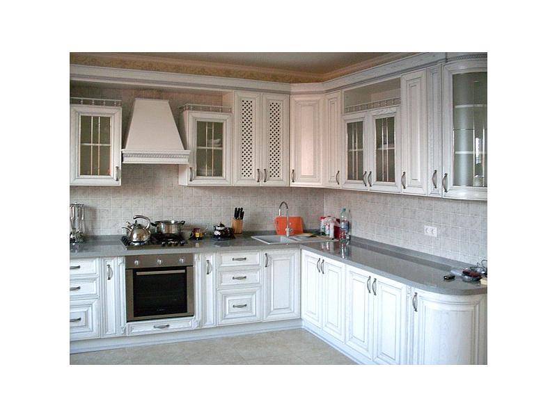 угловая классическая кухня в Саранске